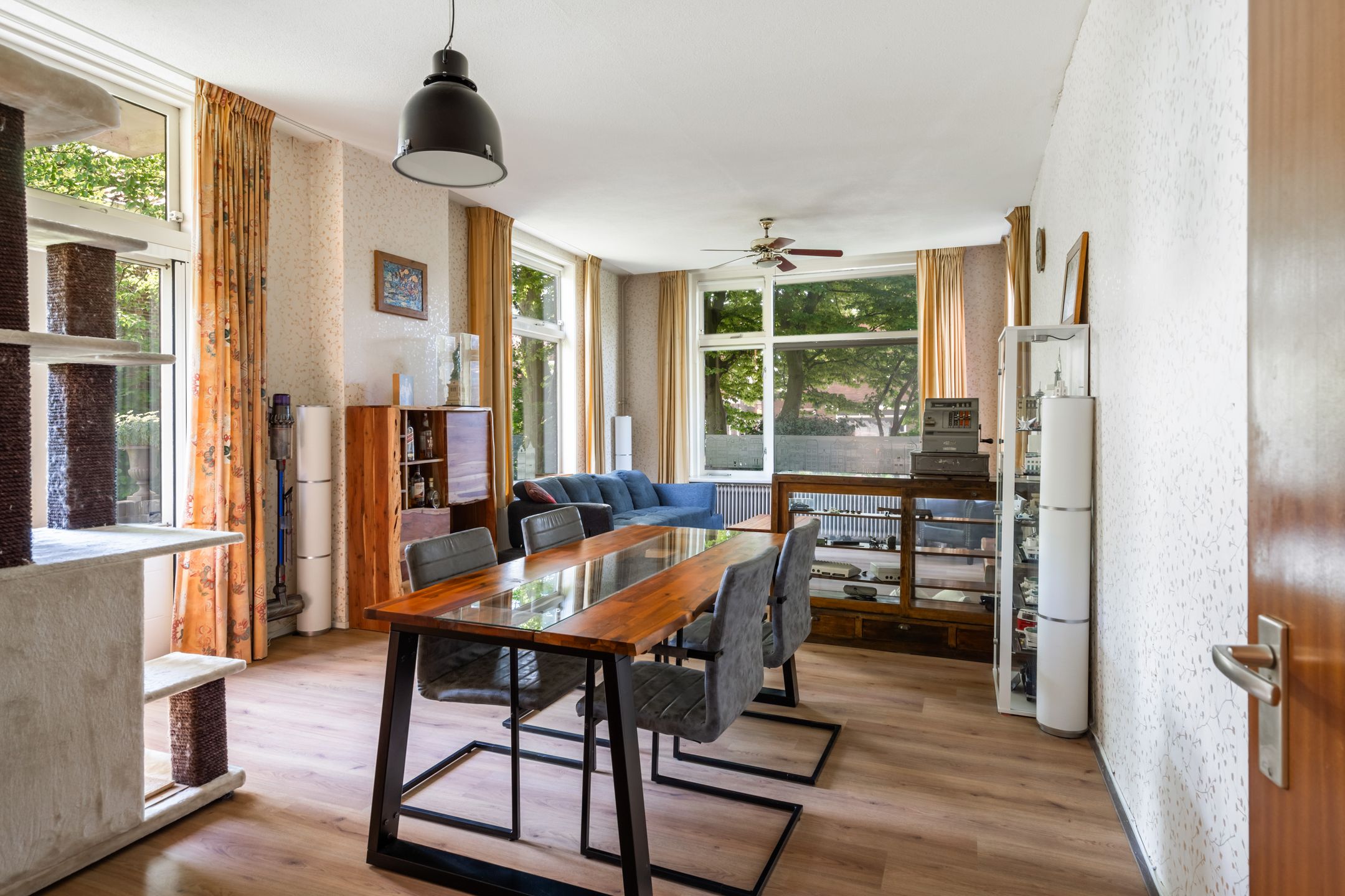 Photo 15 of Burgemeester van Esstraat 58