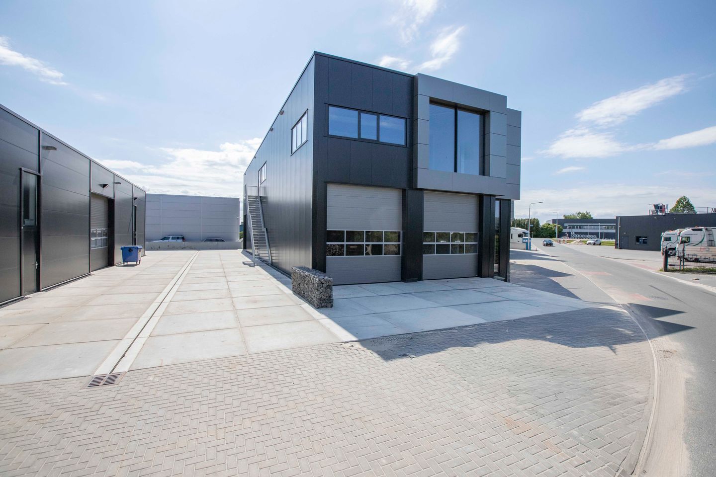 Bekijk foto 1 van Business Centrum 25 - Unit 1