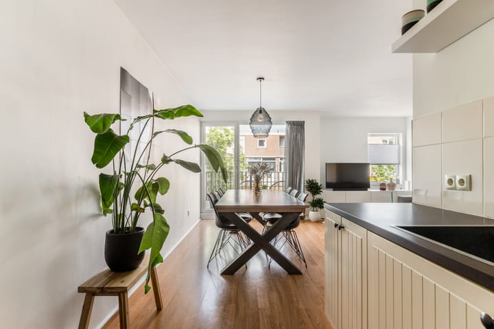 Photo 15 of Maerten van Heemskerckstraat 13-B