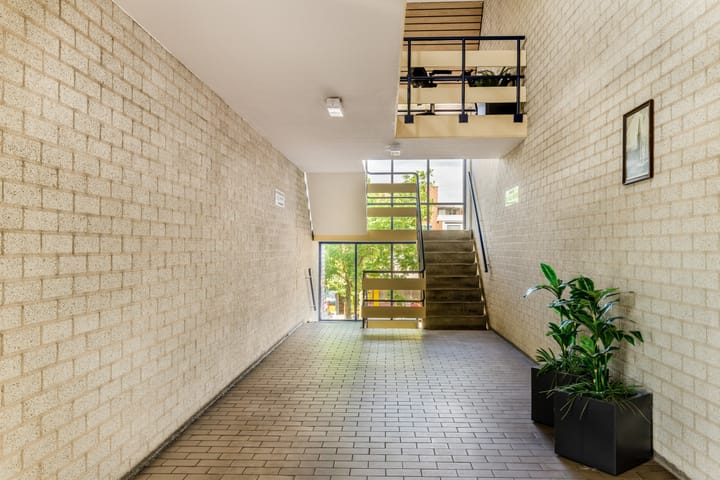 Photo 17 of Maerten van Heemskerckstraat 13-B