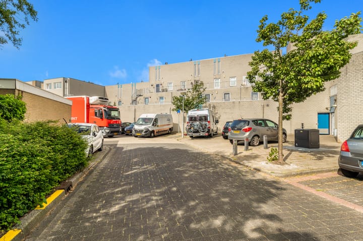 Photo 19 of Maerten van Heemskerckstraat 13-B