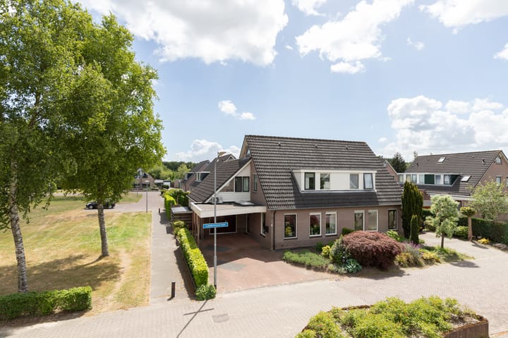 Foto 1 van Landschrijverlaan 1