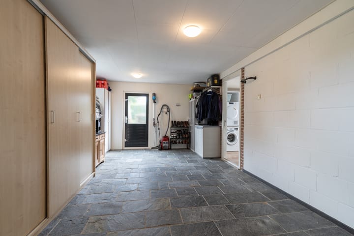 Foto 16 van Landschrijverlaan 1