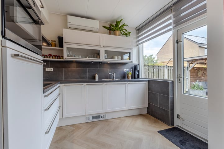 Foto 12 van Julianastraat 5