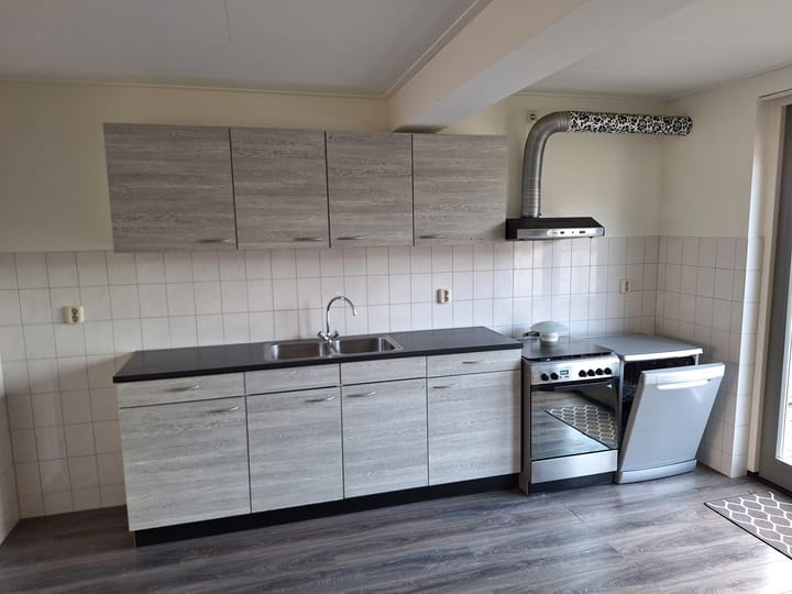 Photo 4 of Breewaterstraat 68