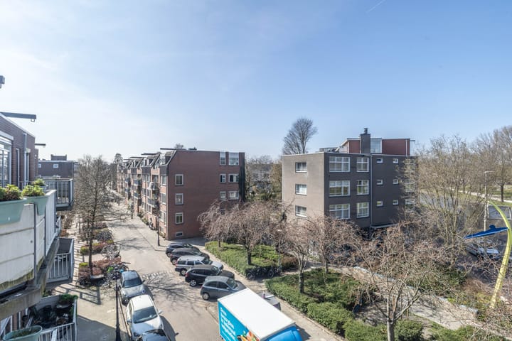 Foto 11 van Van Beuningenstraat 1-C