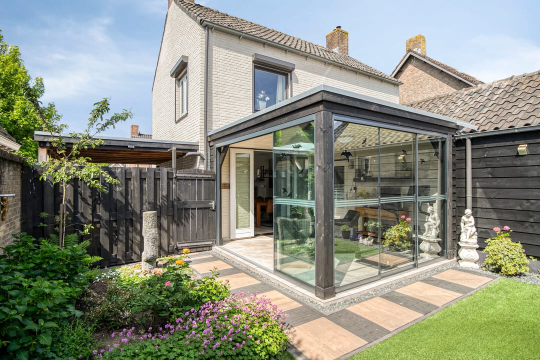 Photo 37 of Minister Verschuurstraat 12