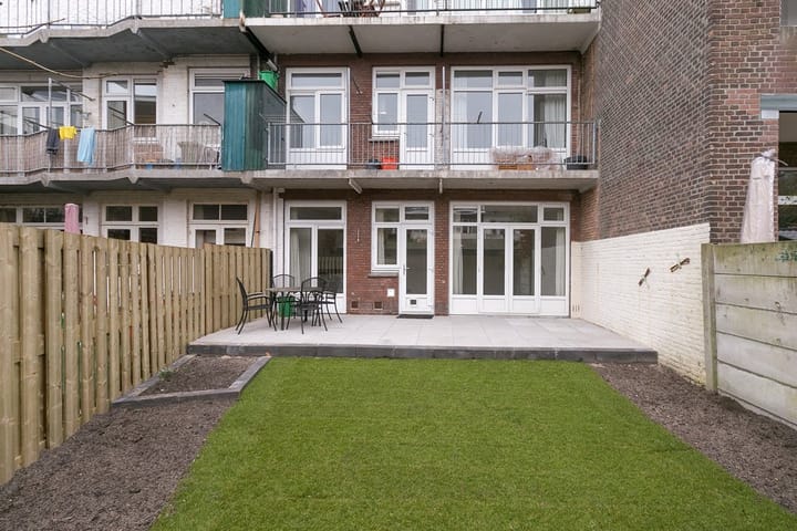 Photo 17 of Van Reesstraat 11