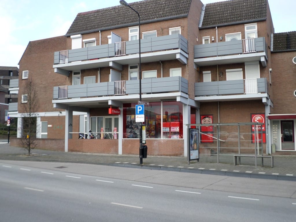 Bekijk foto 2 van Veldhofstraat 19