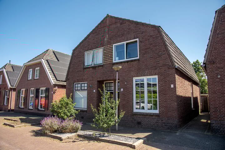 Foto 1 van Spuitstraat 12