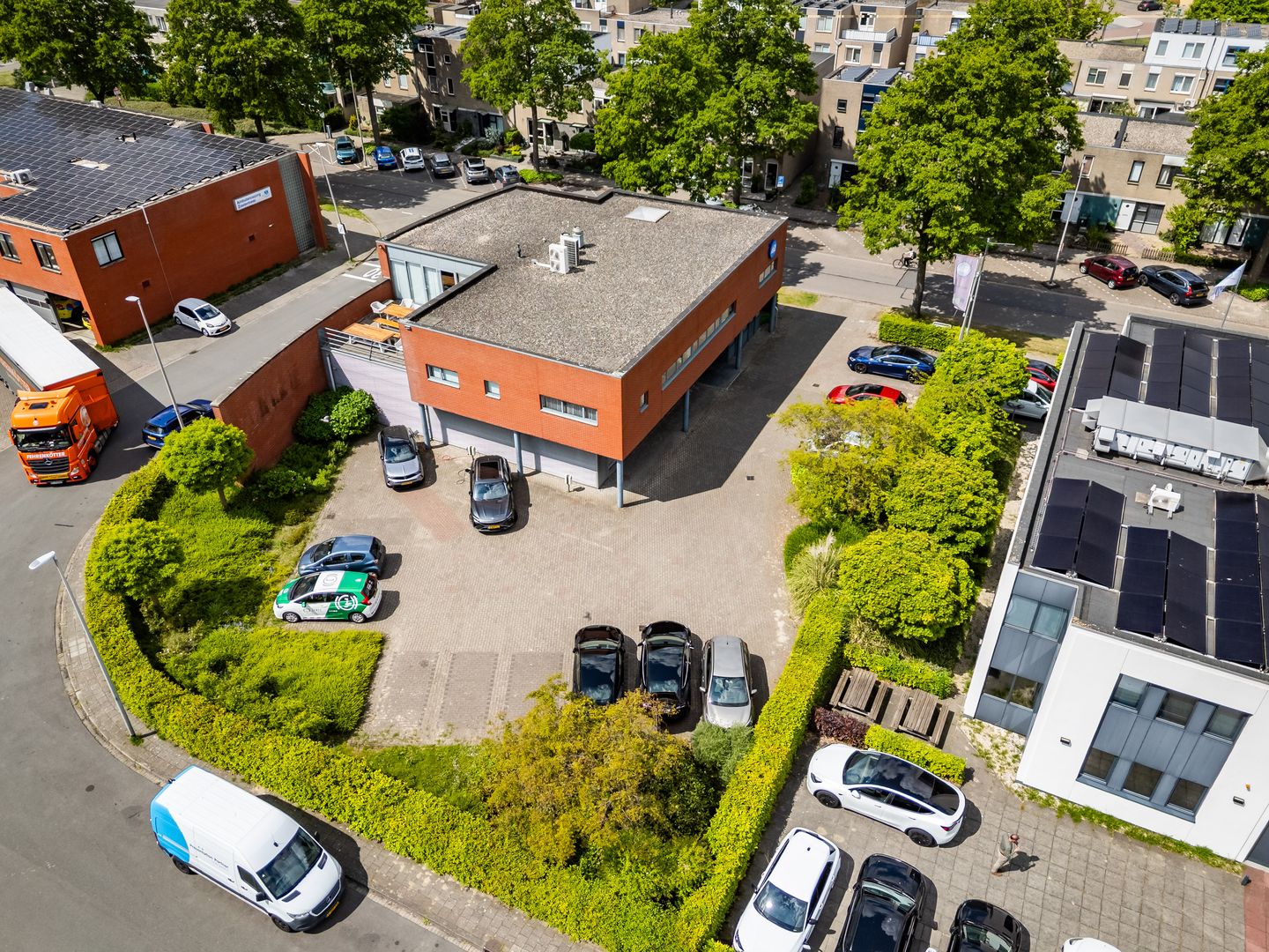 View photo 2 of Blauw-roodlaan 286