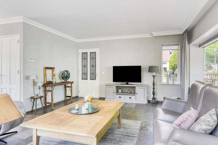 Foto 11 van Burgemeester van Engelenweg 115