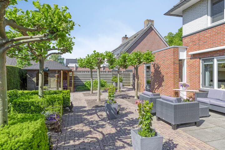 Foto 38 van Burgemeester van Engelenweg 115