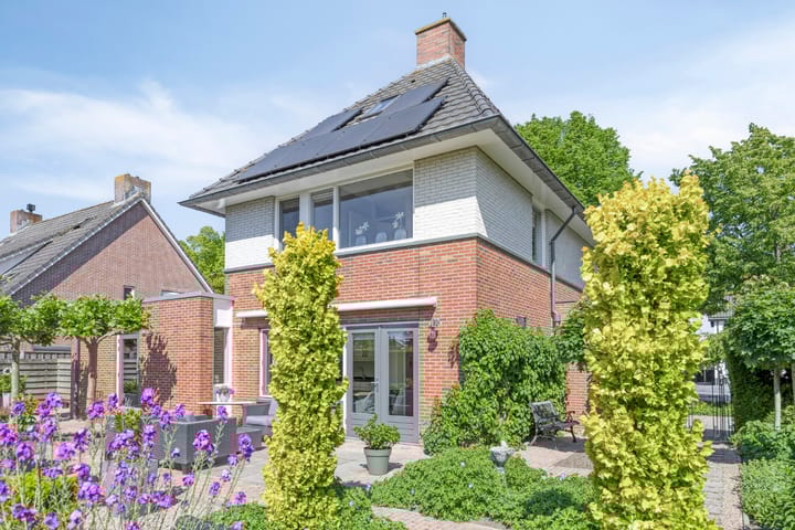 Foto 46 van Burgemeester van Engelenweg 115