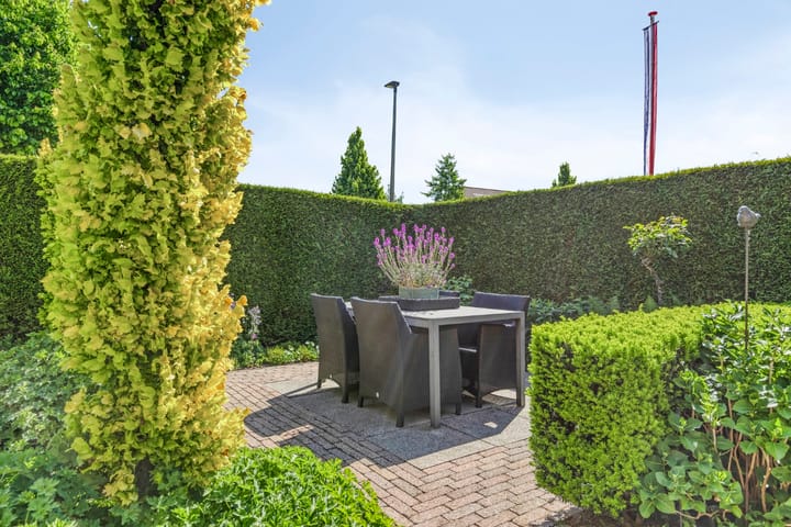 Foto 47 van Burgemeester van Engelenweg 115