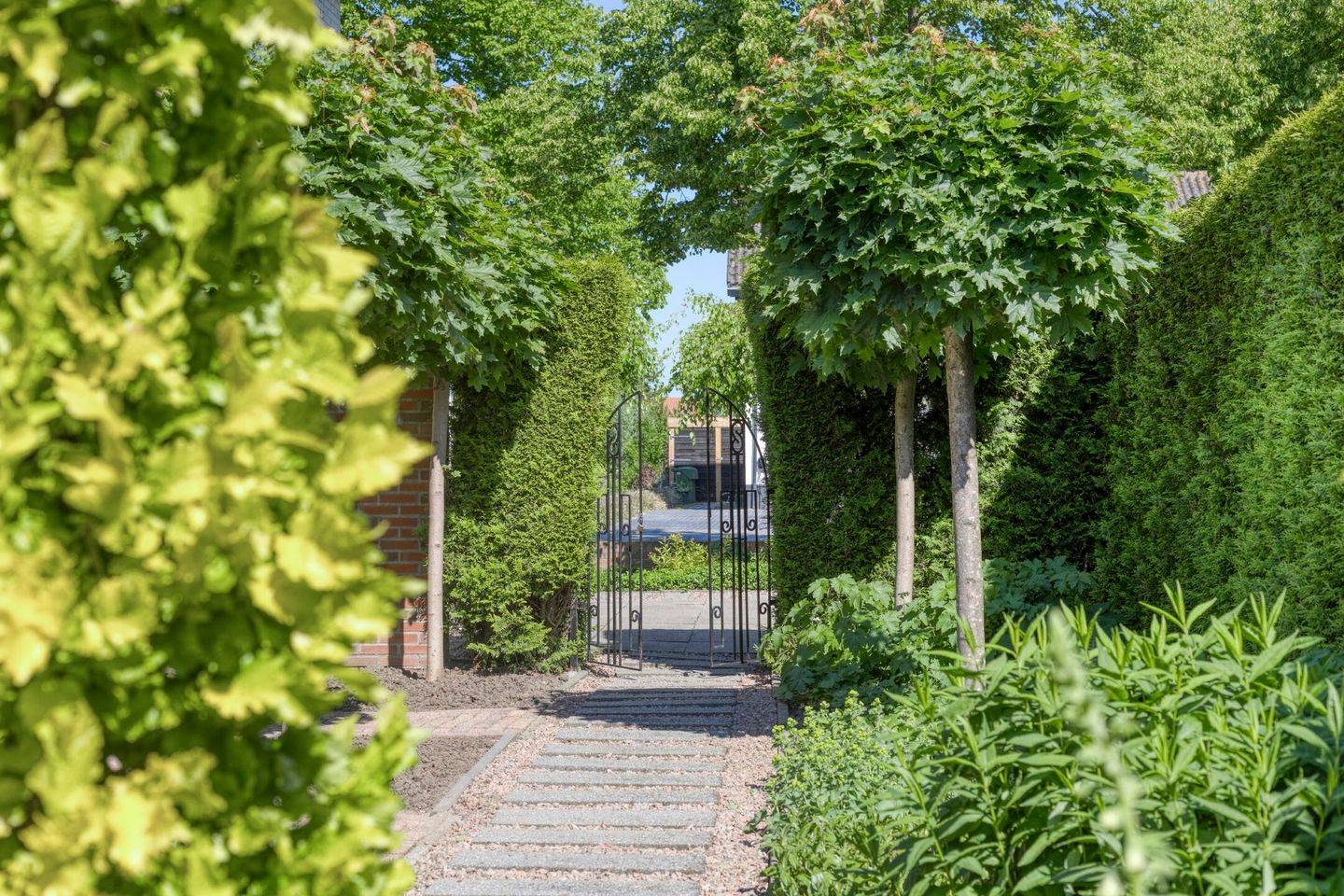 Foto 50 van Burgemeester van Engelenweg 115