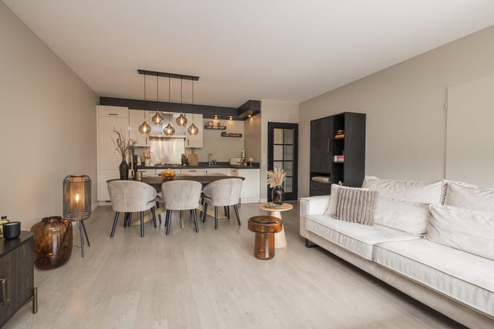 Foto 10 van Synthese 44