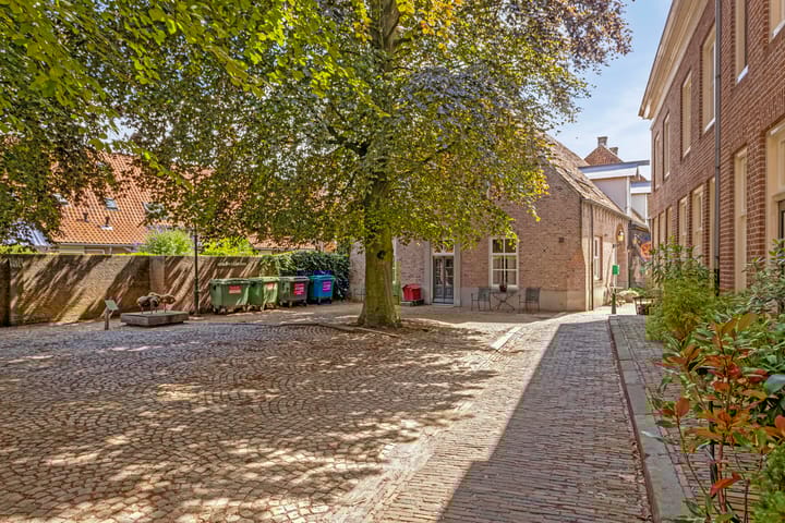 Foto 3 van Burchtplein 5