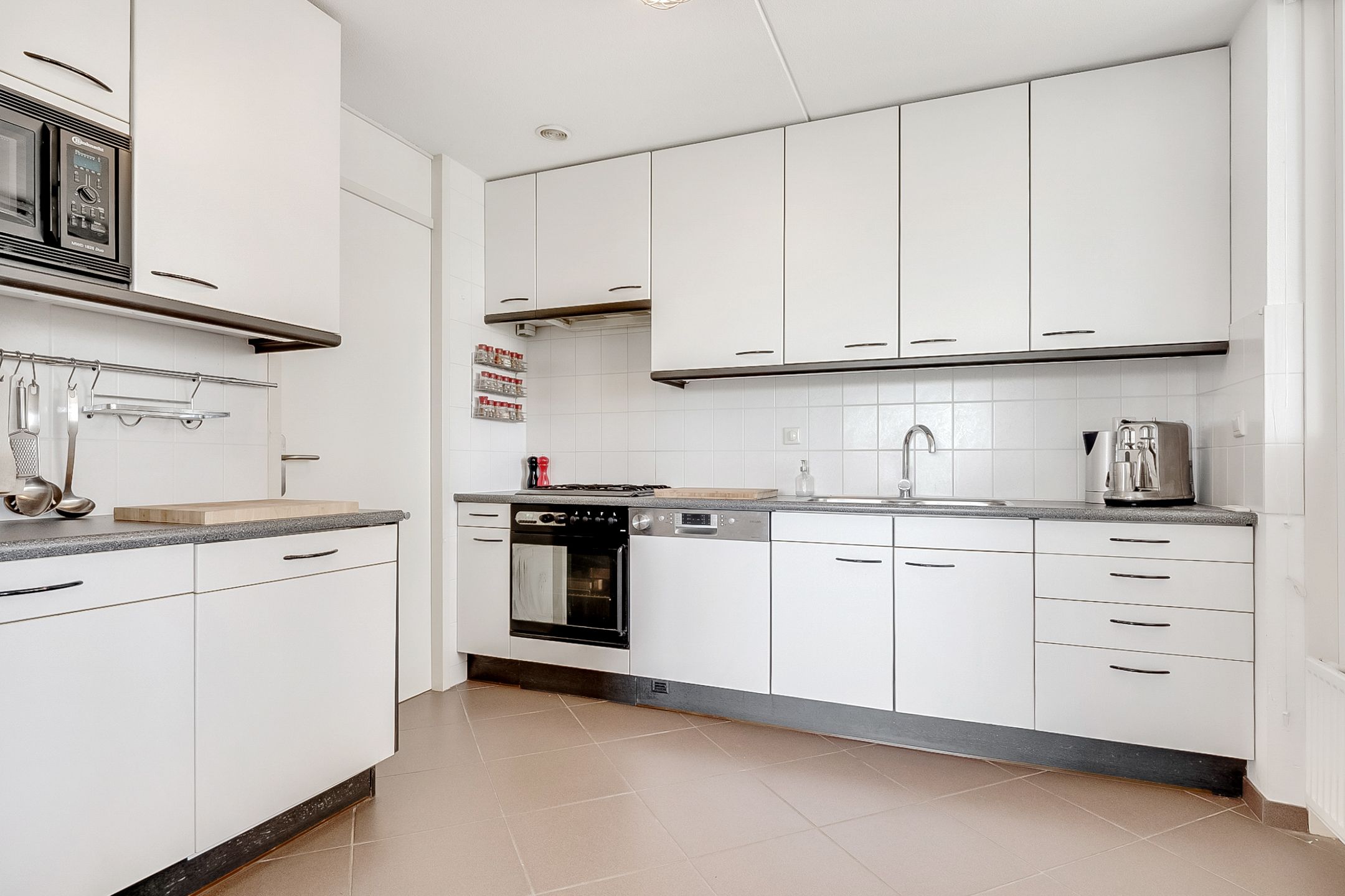 Foto 3 van Hermelijnvlinder 165