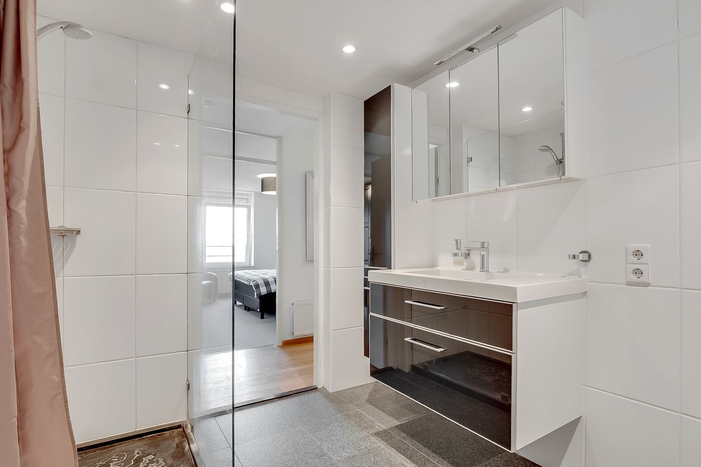 Foto 19 van Hermelijnvlinder 165