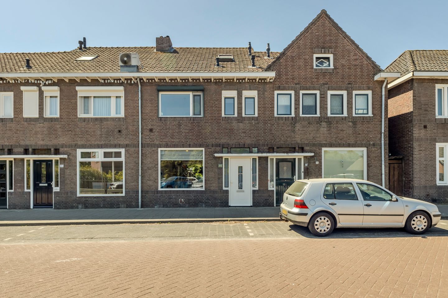 Hulst 105 main image