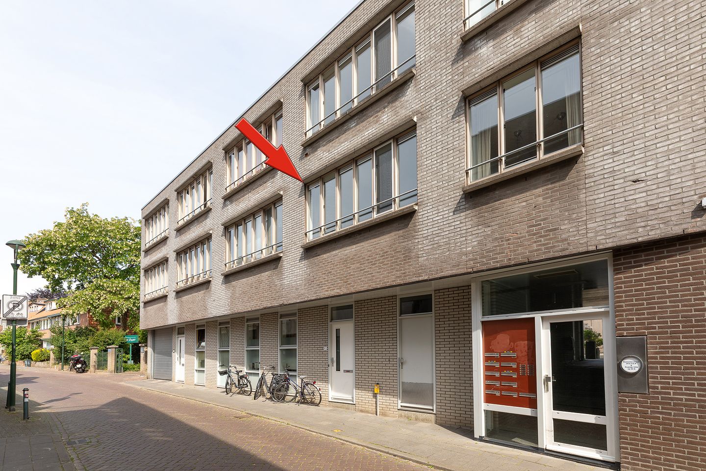Photo 1 of Bussumerstraat 24-L