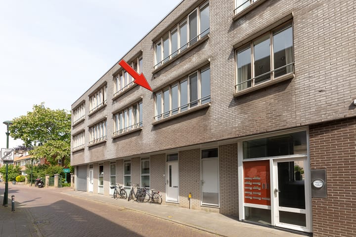 Photo 1 of Bussumerstraat 24-L