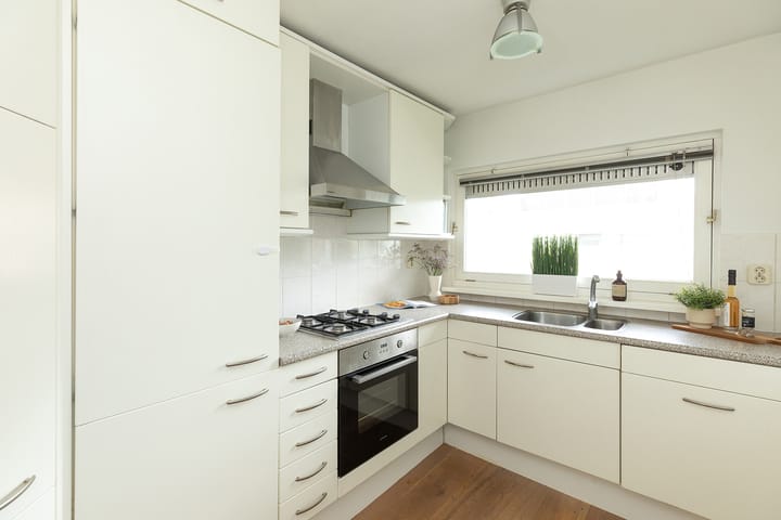 Photo 12 of Bussumerstraat 24-L