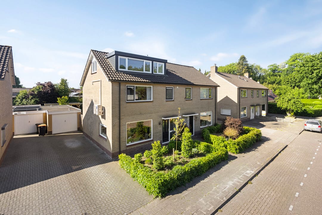 Photo 1 of De Prunus 11