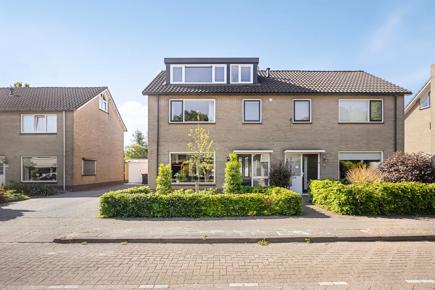 Photo 4 of De Prunus 11