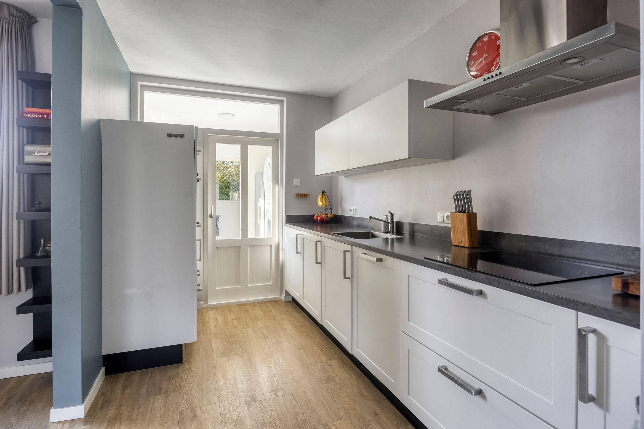 Photo 12 of De Prunus 11