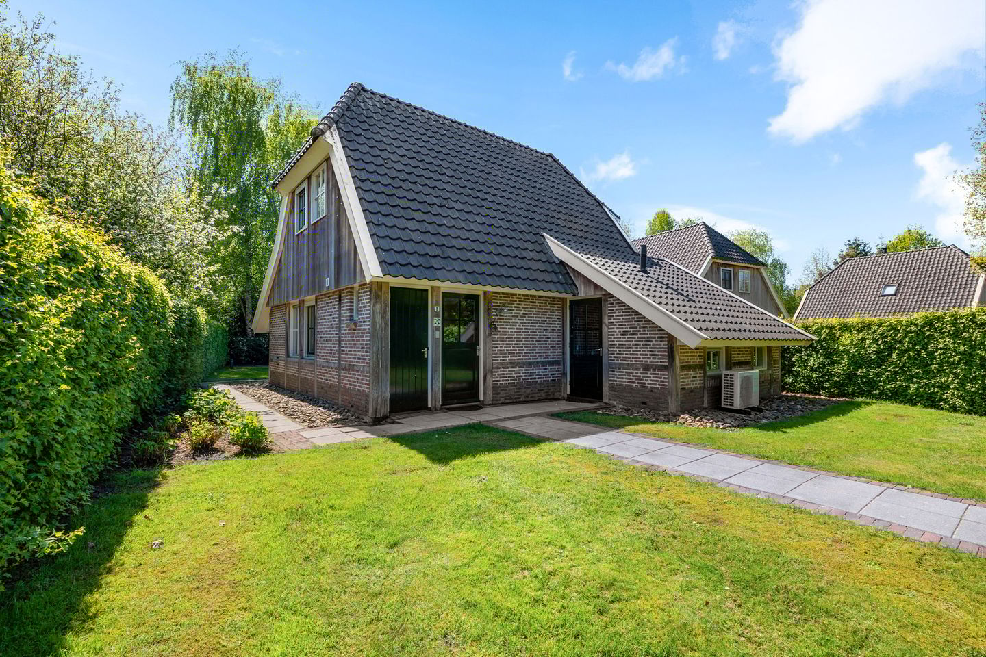 Foto 1 van Mr. J.B. Kanweg 3-8