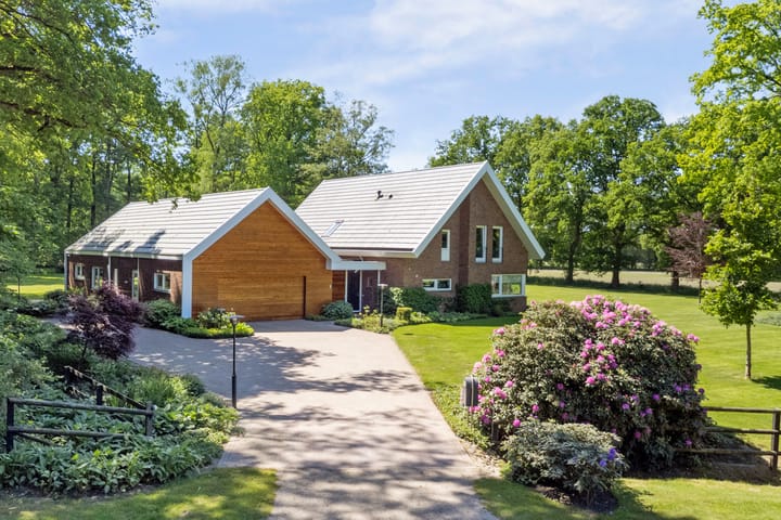 Foto 1 van Grotersweg 1