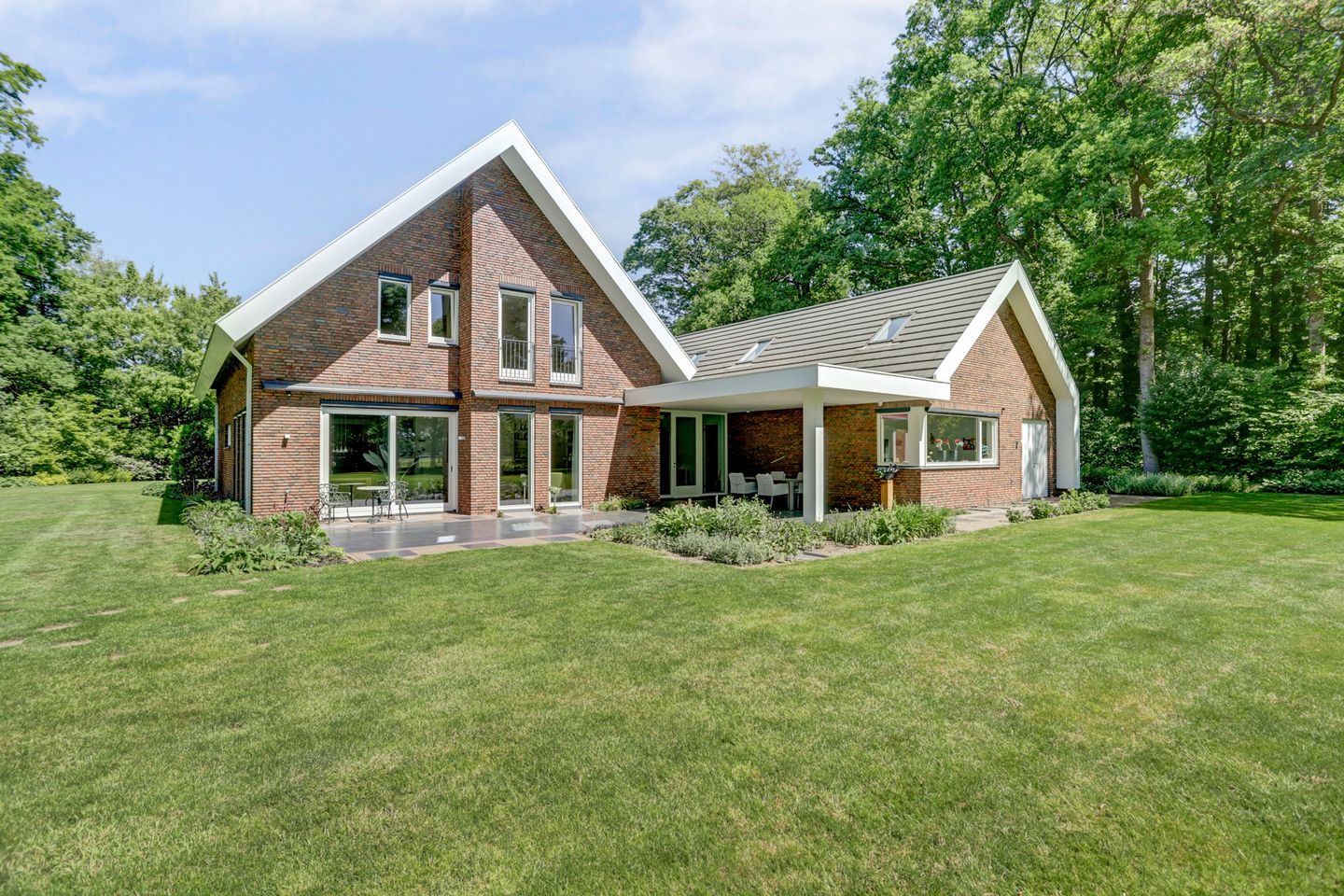 Foto 64 van Grotersweg 1