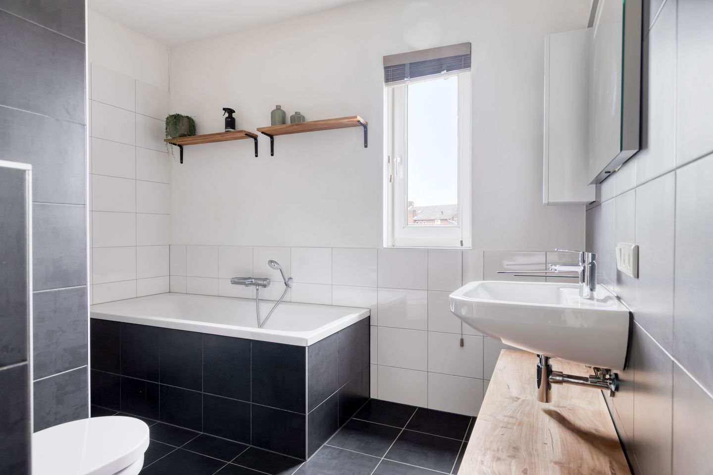 Photo 5 of Meester de Weertstraat 4