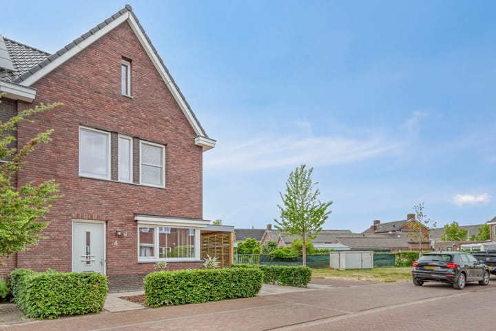 Foto 6 van Meester de Weertstraat 4