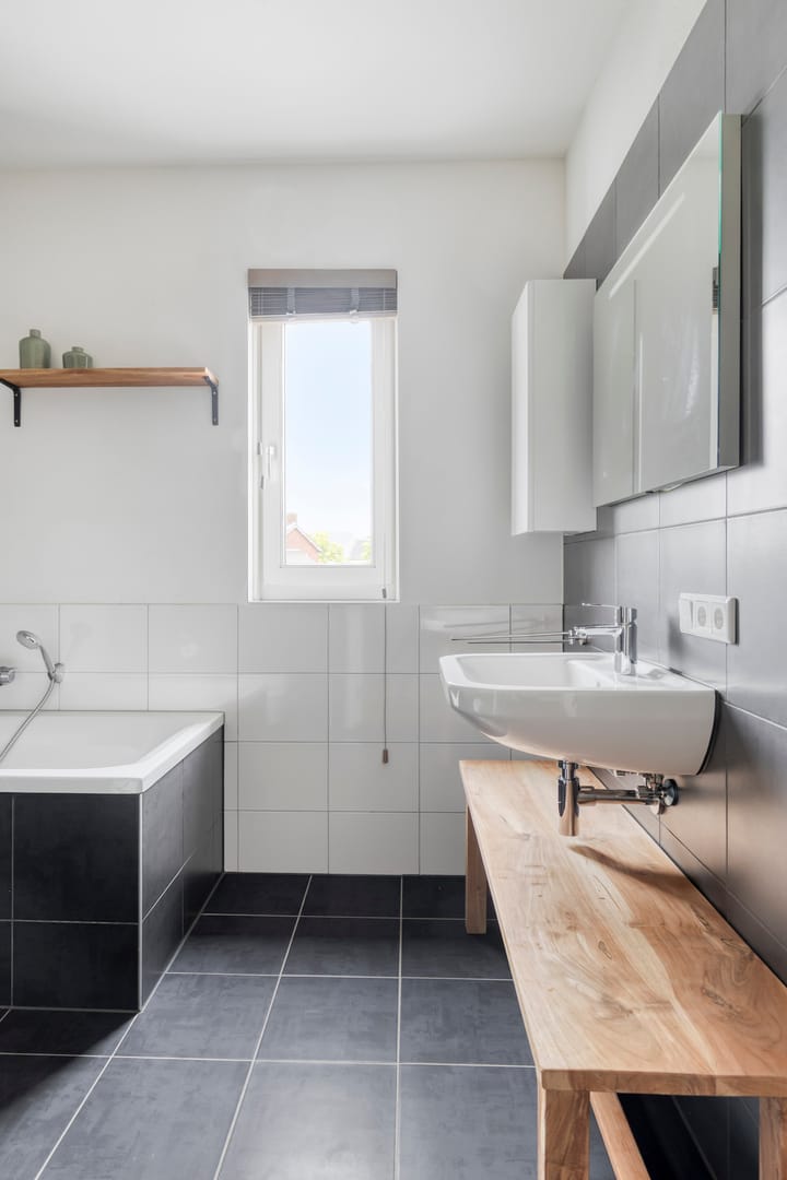 Foto 27 van Meester de Weertstraat 4