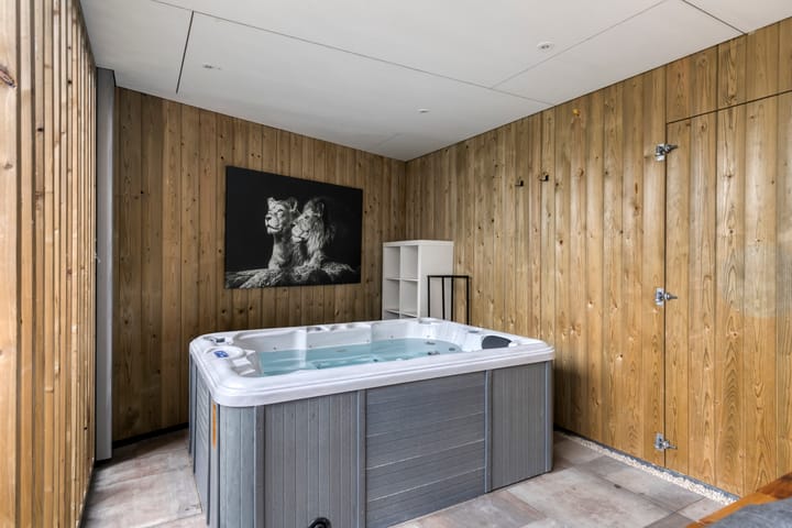 Foto 35 van Meester de Weertstraat 4