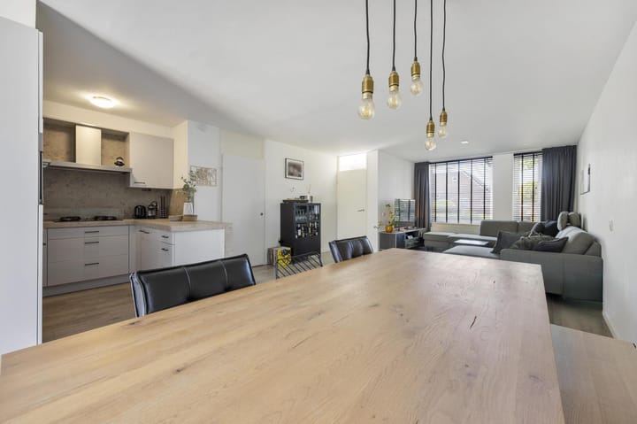 Foto 8 van Ribesstraat 21