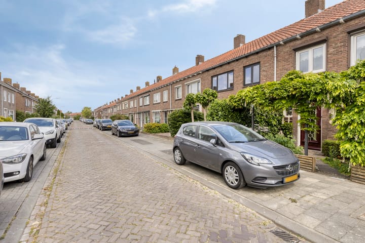 Foto 41 van M.D.de Grootstraat 122