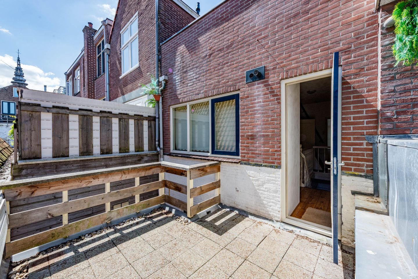 Photo 4 of Lange Raamstraat 33