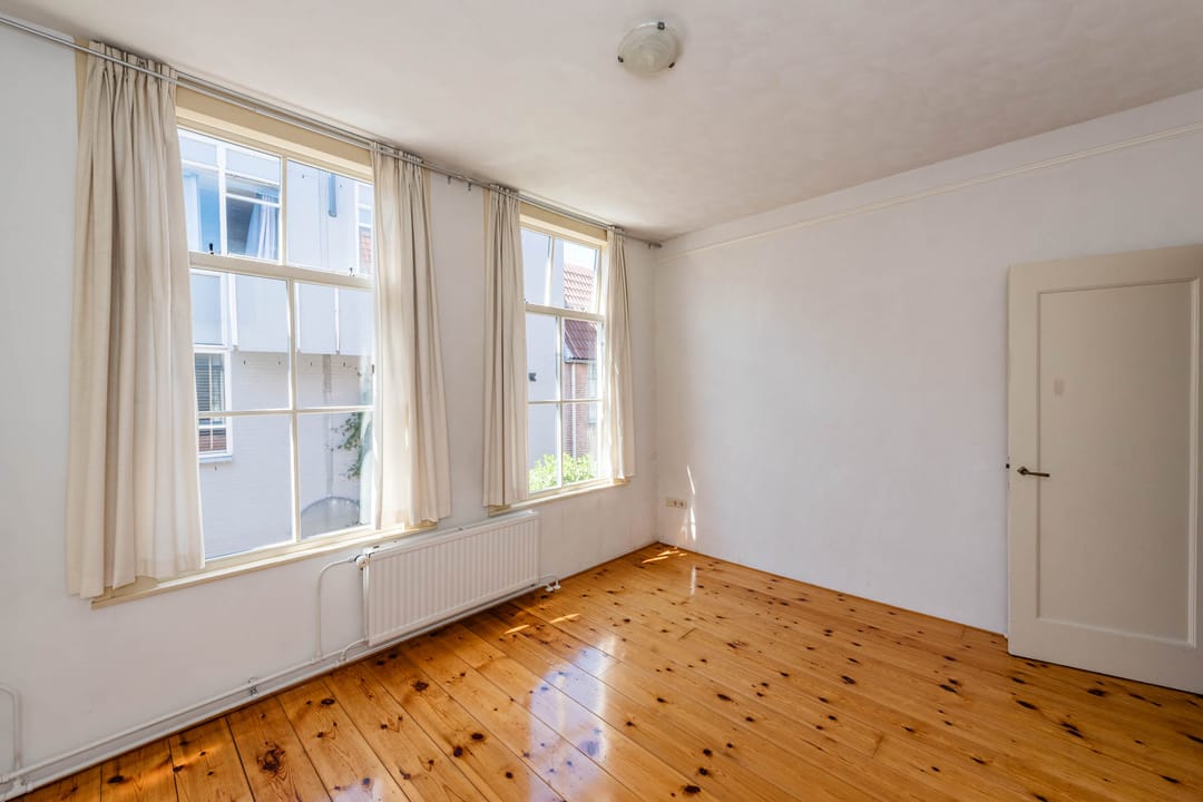 Photo 17 of Lange Raamstraat 33