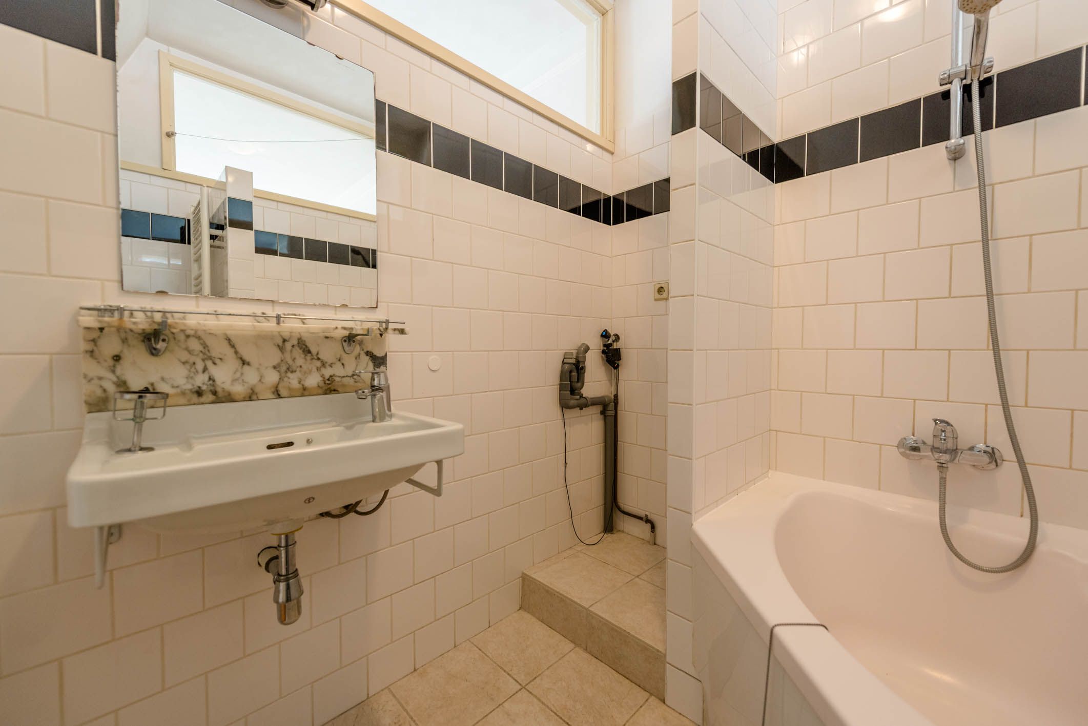 Photo 24 of Lange Raamstraat 33