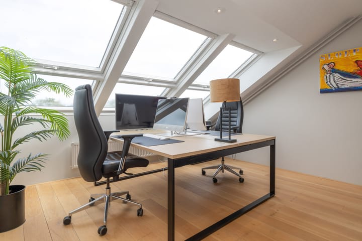 Photo 37 of Galerij 7