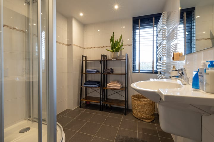 Photo 32 of Galerij 7