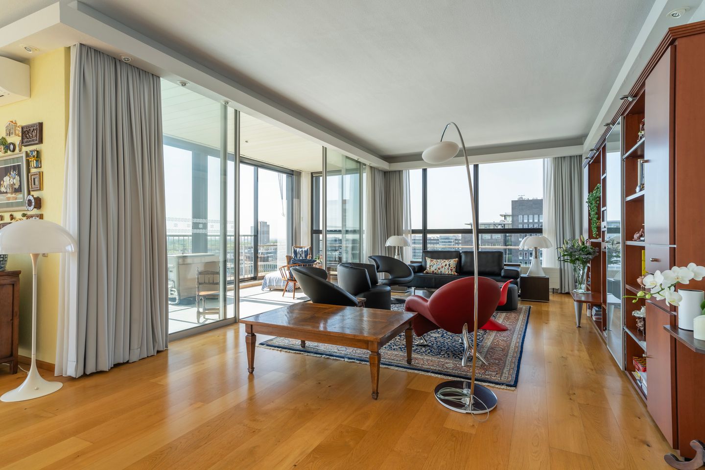 Photo 4 of Sir Winston Churchillln 283-F059