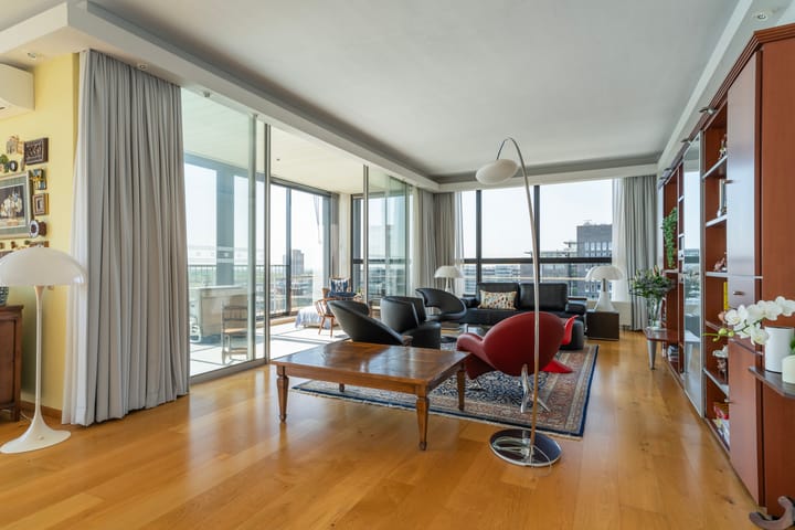 Foto 4 van Sir Winston Churchillln 283-F059