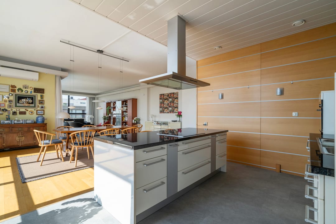 Photo 13 of Sir Winston Churchillln 283-F059