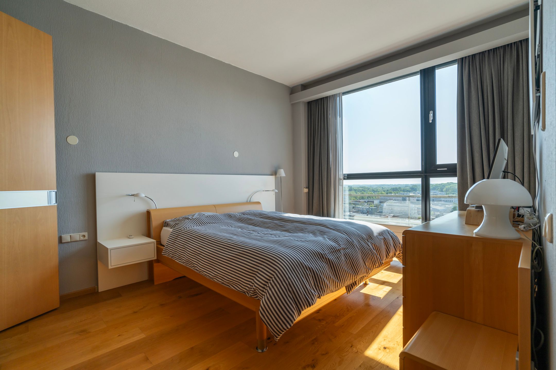 Photo 18 of Sir Winston Churchillln 283-F059