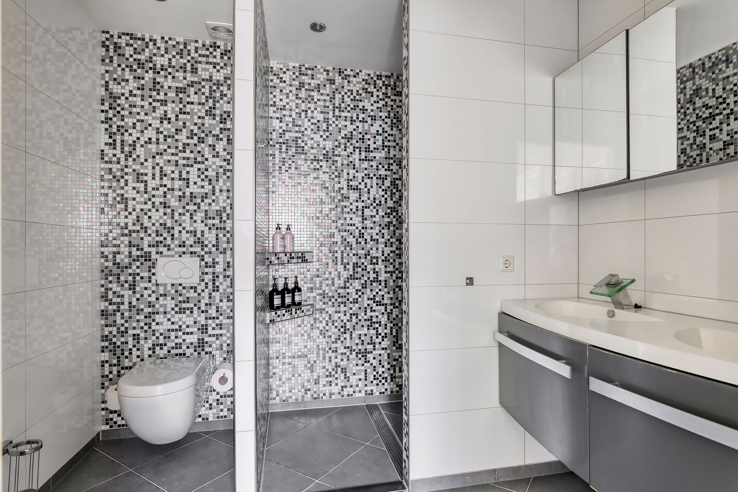 Foto 64 van Wijkermeerhof 16